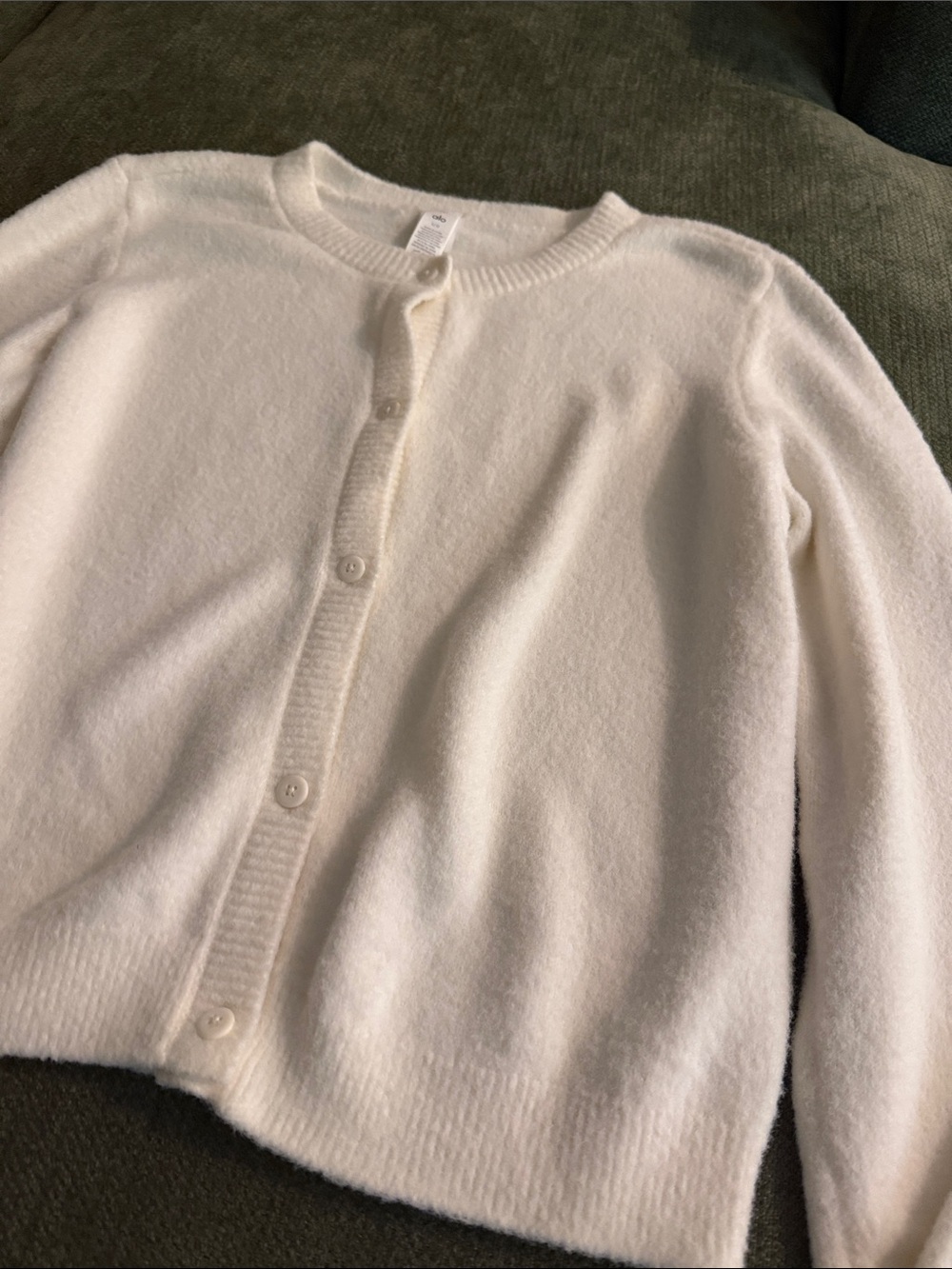 LIKE NEW ALO Snuggle Up Sweater Cropped Cardigan, Ivory, size L - Picture 5 of 9